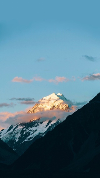 山,蓝天