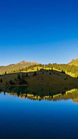 风景 蓝天 湖水 山脉 4K专区壁纸