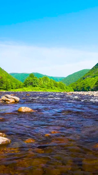 静心护眼青山河流