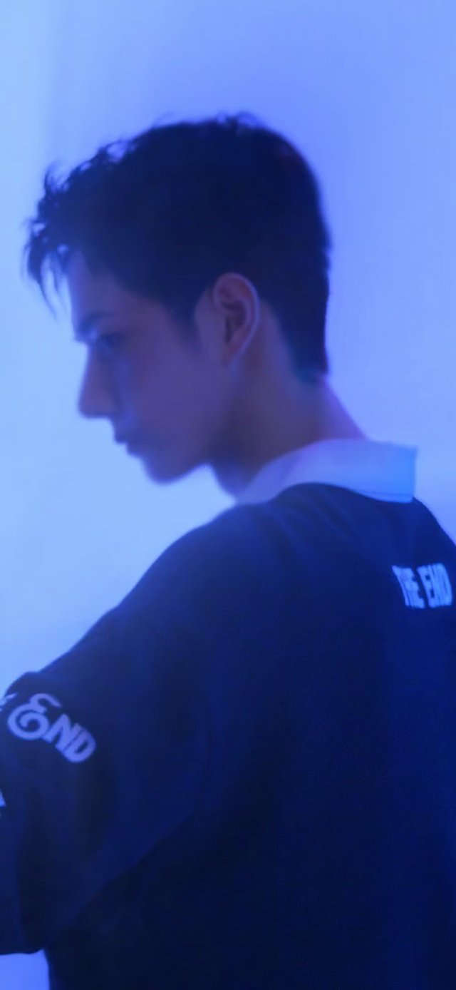 王一博