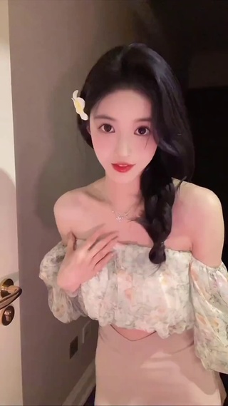 大眼睛小姐姐