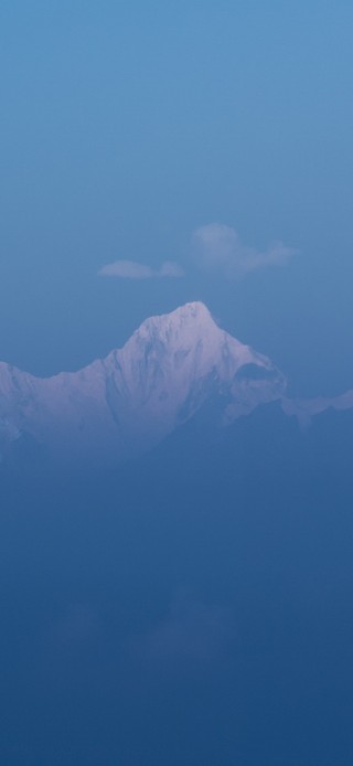 峨眉山看贡嘎雪山