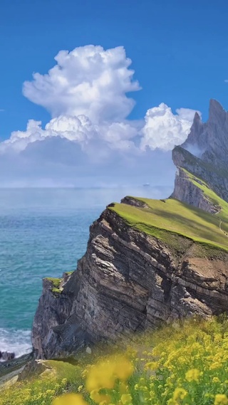 陪你看海的人，比海更温柔。