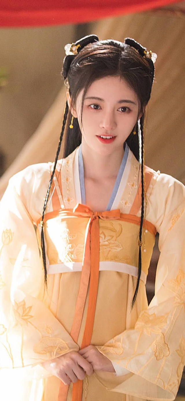 鞠婧祎