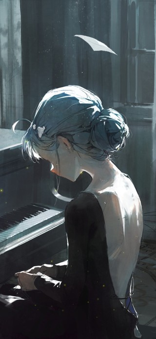 弹钢琴的少女