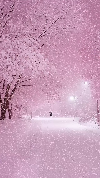 粉色雪景
