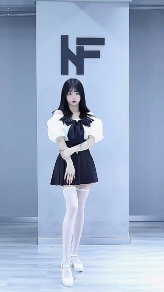 跳舞美女