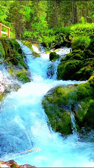 护眼山涧流水