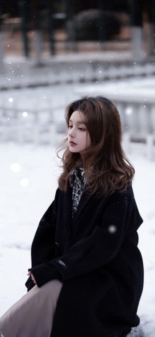 雪中少女