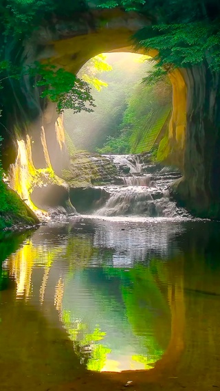 4K山涧洞天流水