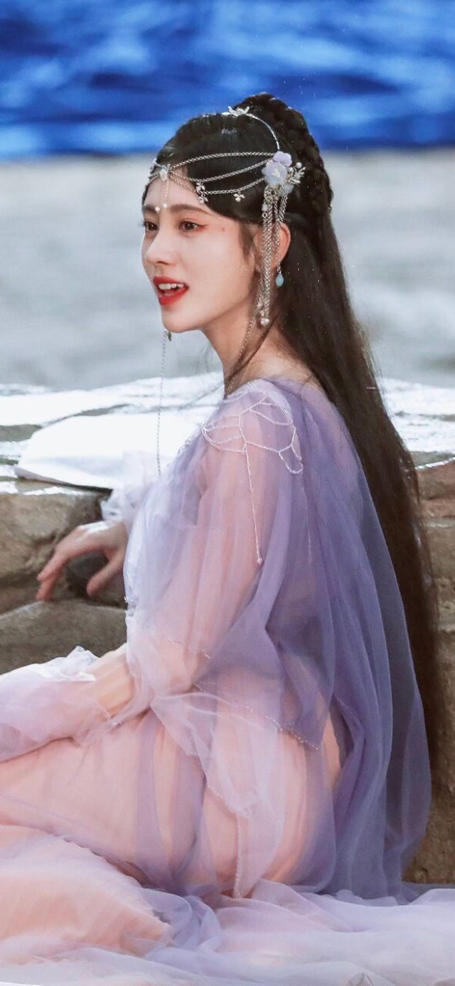鞠婧祎