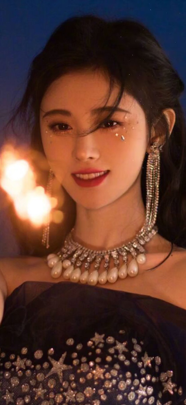鞠婧祎