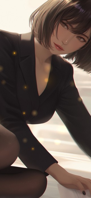 短发侧蹲气质美女
