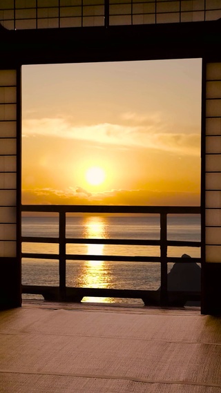 傍晚夕阳海景房