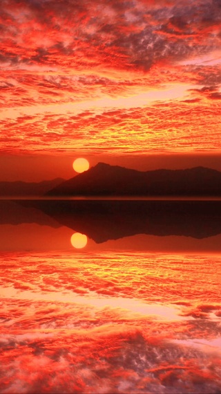 火红的天空之镜