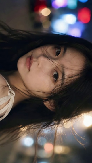 夜景氛围感清纯美女