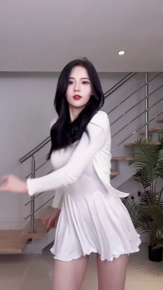 美女舞蹈