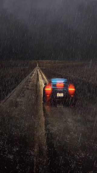 雨中跑车