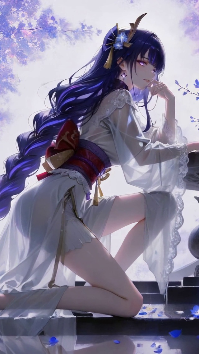 紫发古风美人庭院赏花
