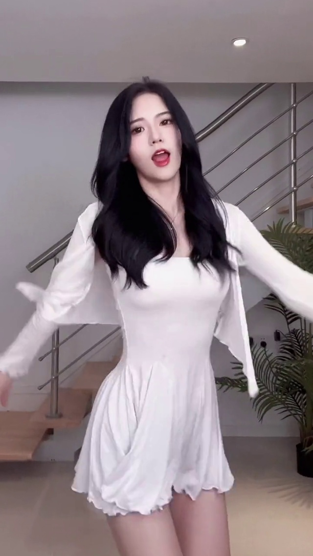 美女舞蹈