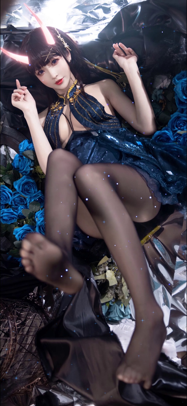 碧蓝航线02 黑丝美女游戏cosplay