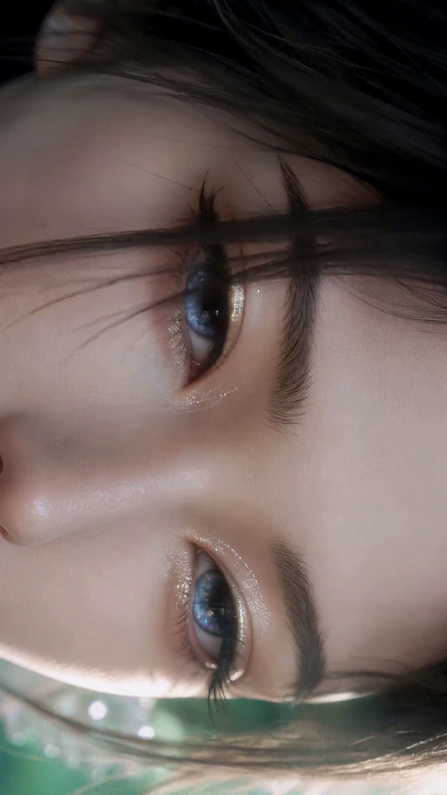 蓝眸美少女特写