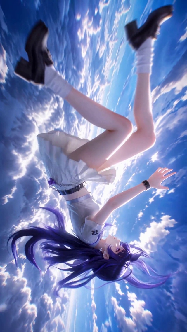 坠落云海的紫发美少女