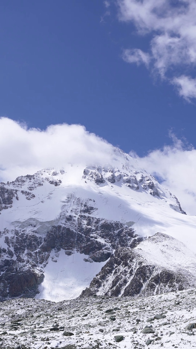 雪山巍峨雪山蓝天白云L