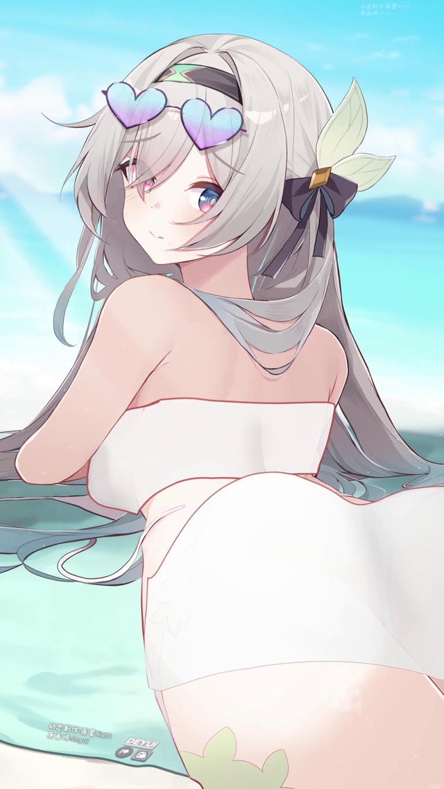 泳装流萤：夏日海滩