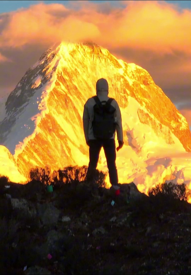 日照金山