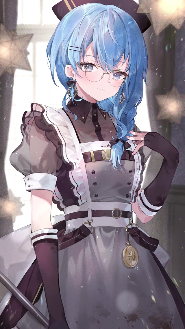蓝发女仆装少女