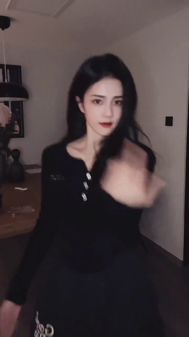 白白鹿舞蹈视频