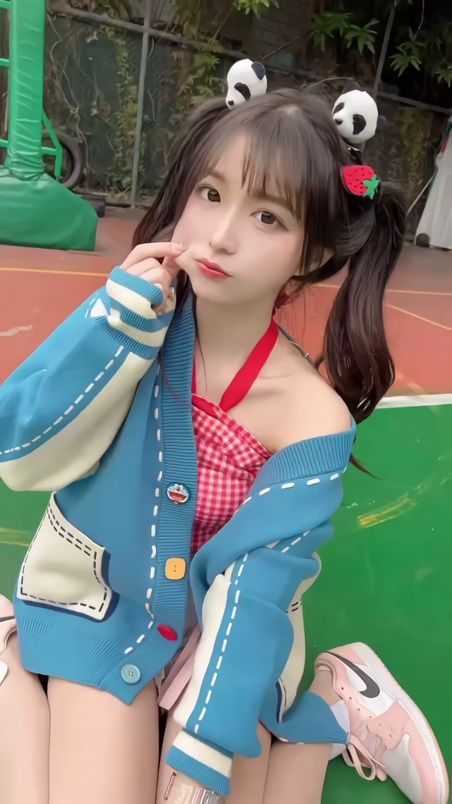可爱篮球少女