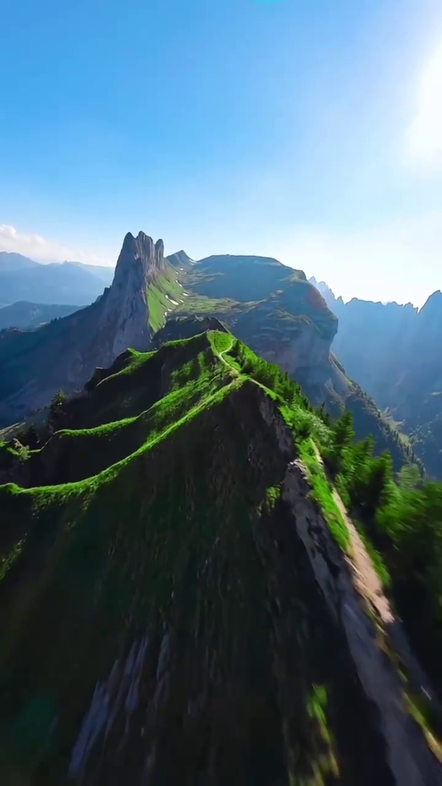 飞跃山脊