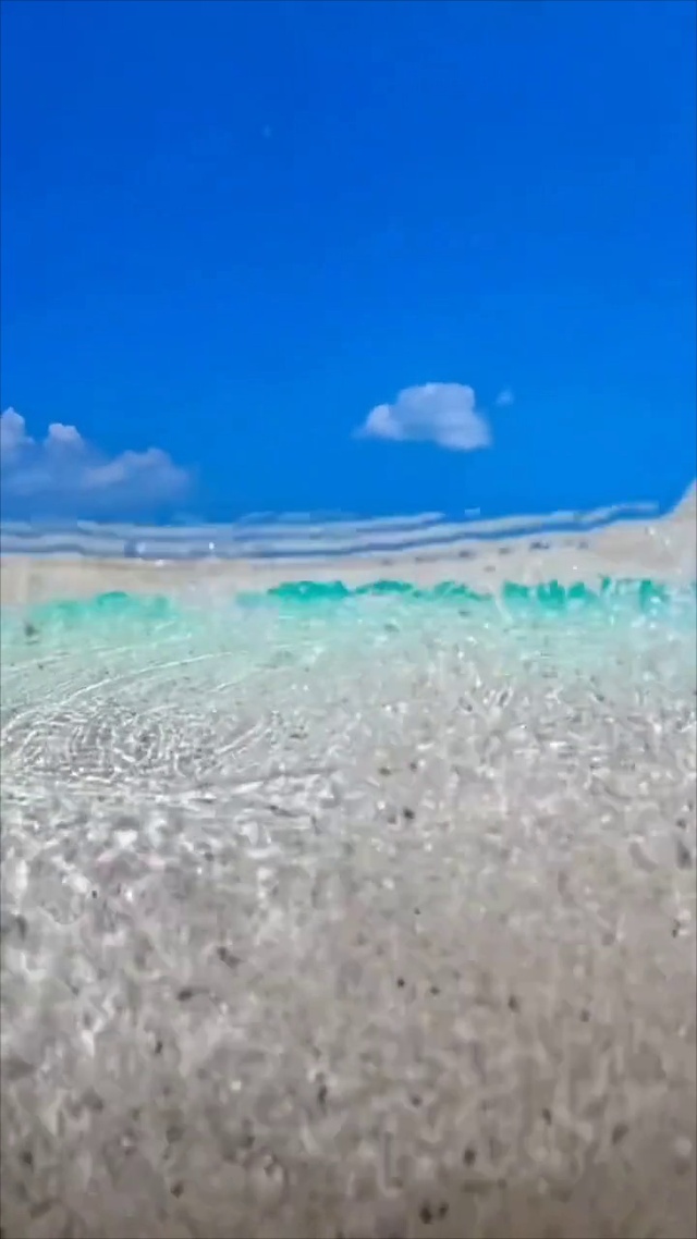 水浪冲击视觉