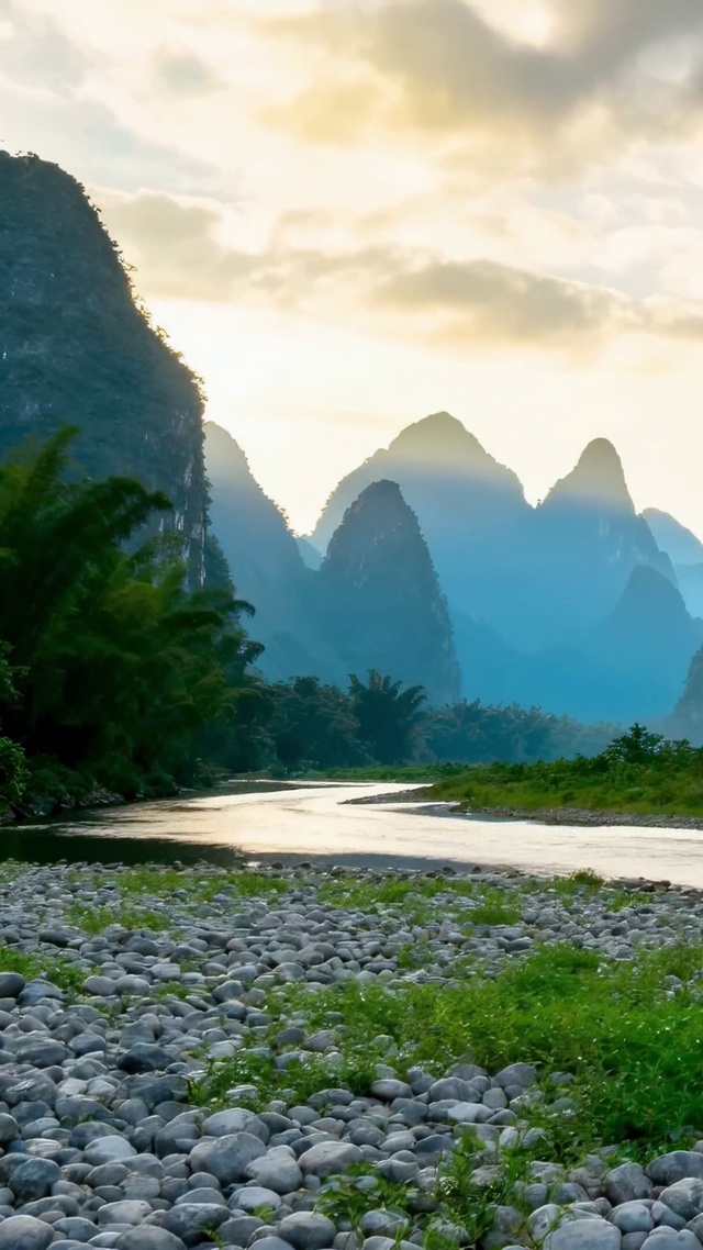 桂林清晨山水河流风光