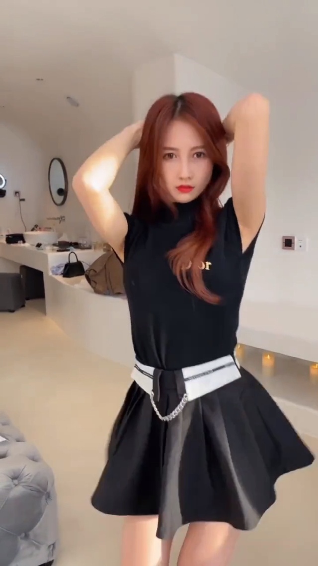 超火抖音魔性热舞真人版