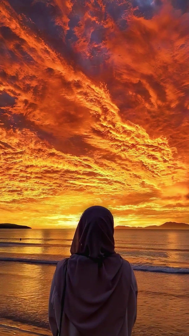 绝美海上火烧云