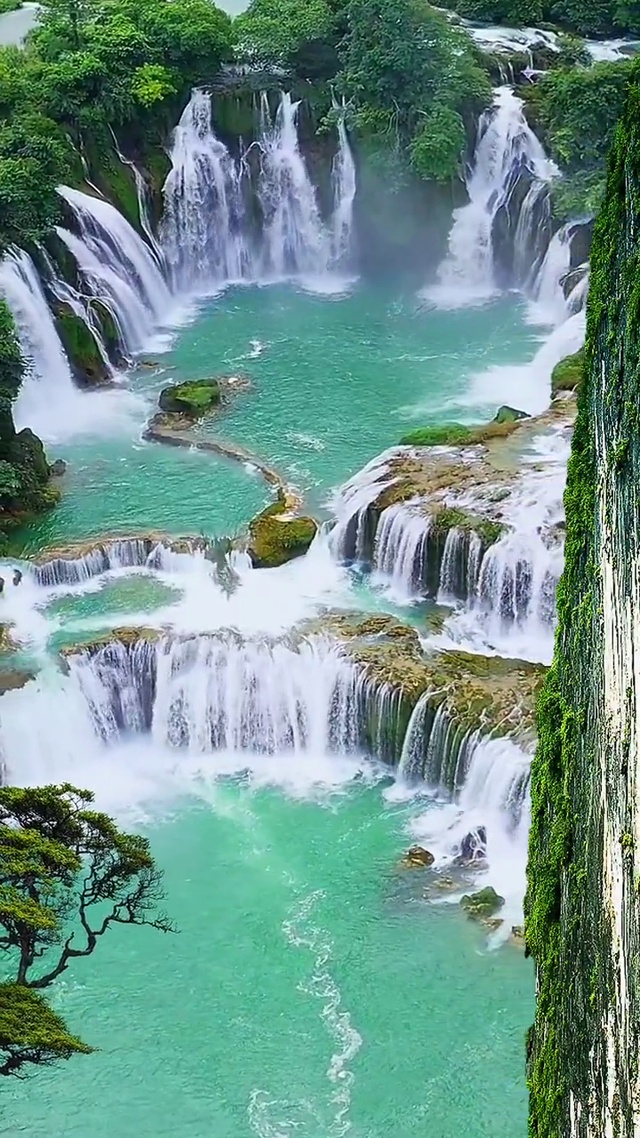 绿水青山带笑颜