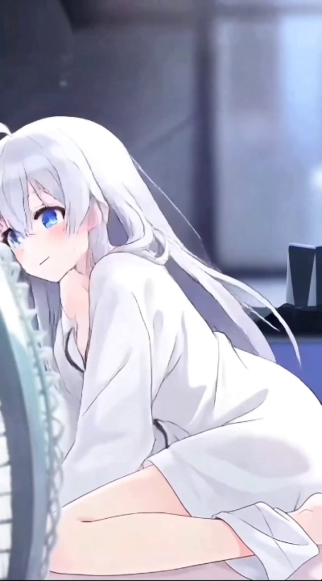 刚睡醒的伊蕾娜