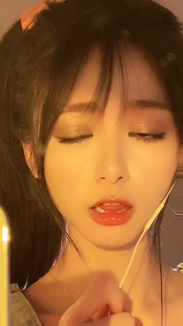 超级治愈的小姐姐哦