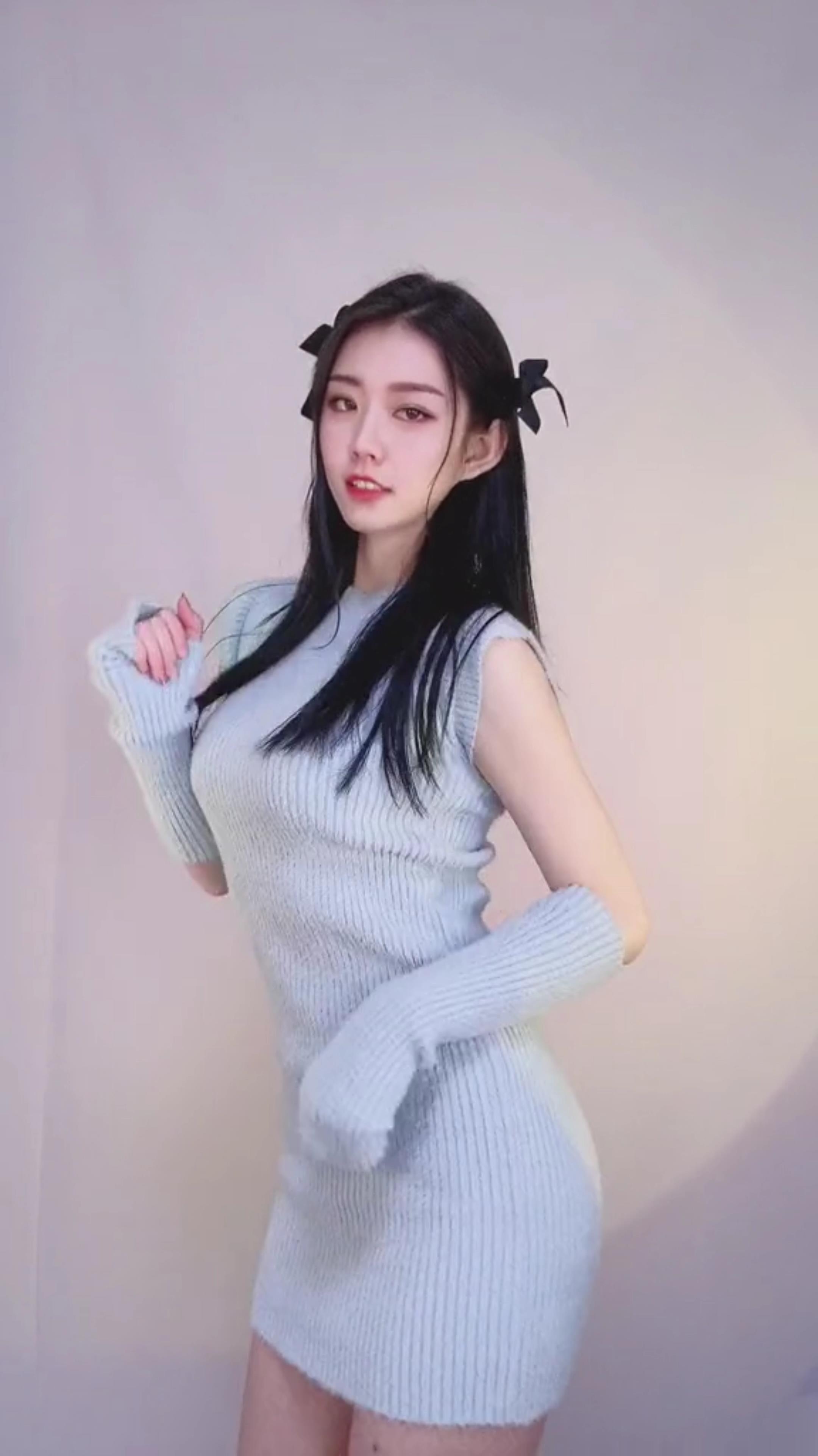 蓝裙美少女出击