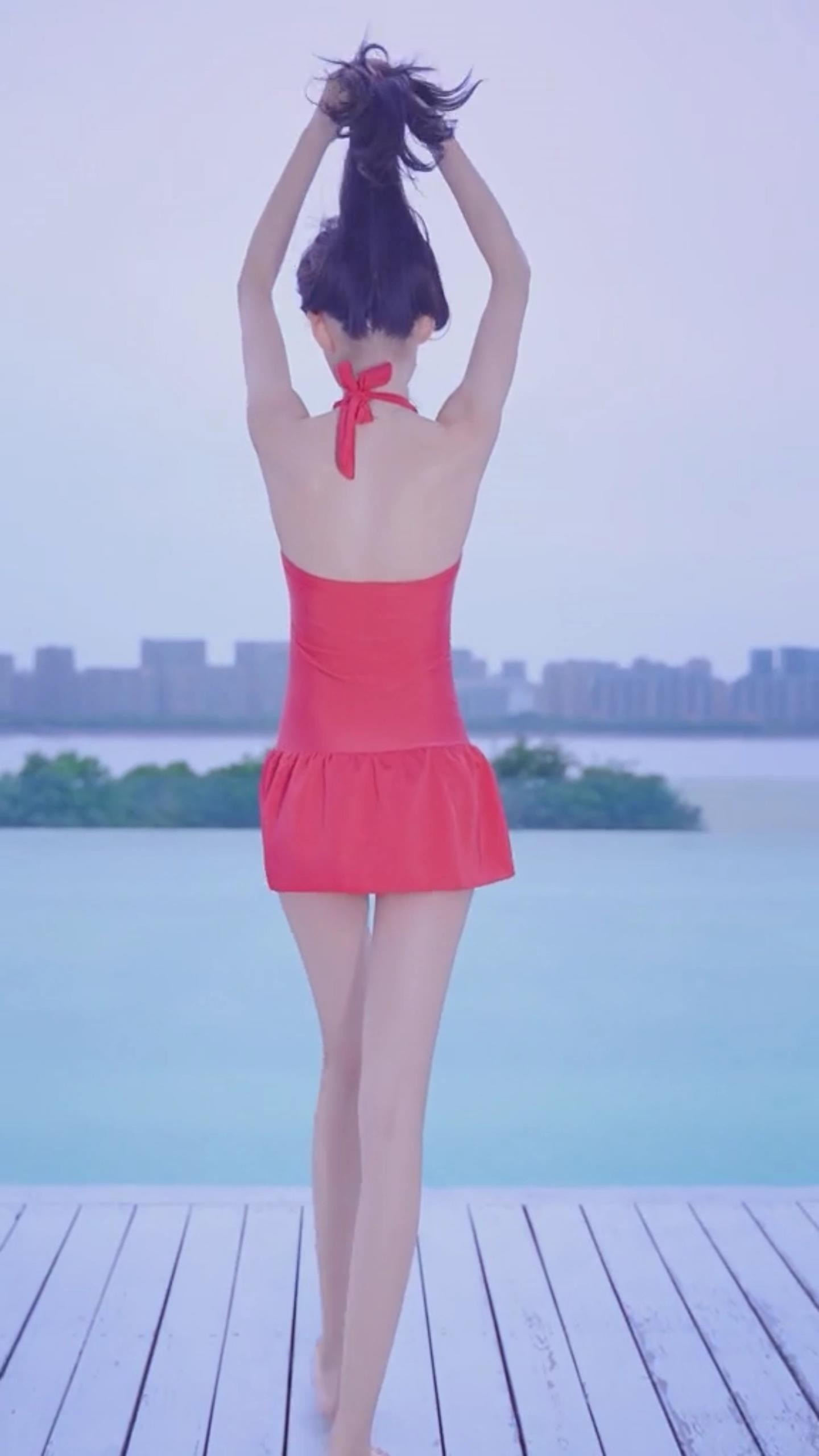 泳装女友