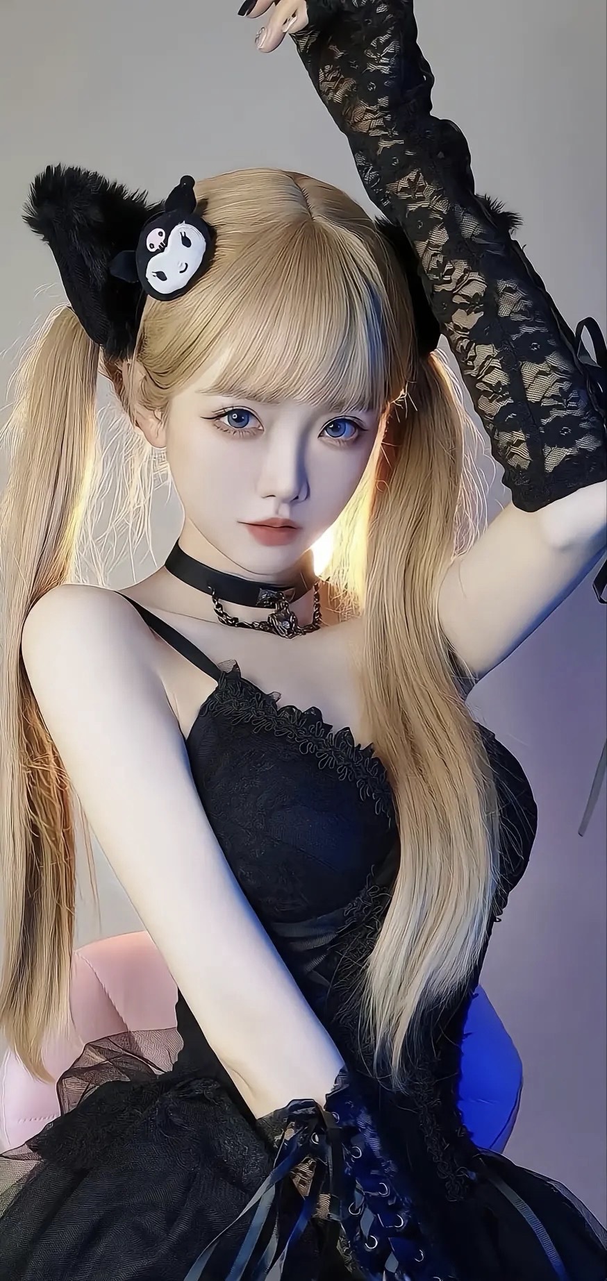 黑裙少女