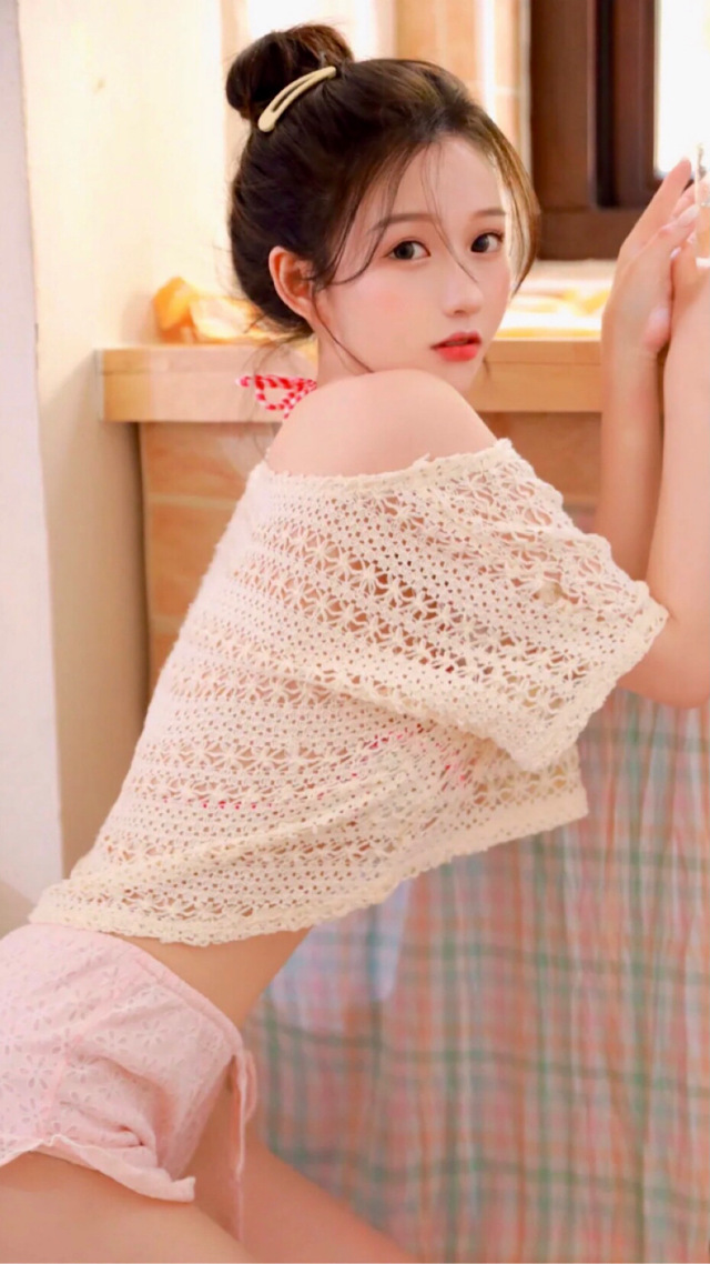夏天 厨房 阳光和我｜厨房居家纯欲少女