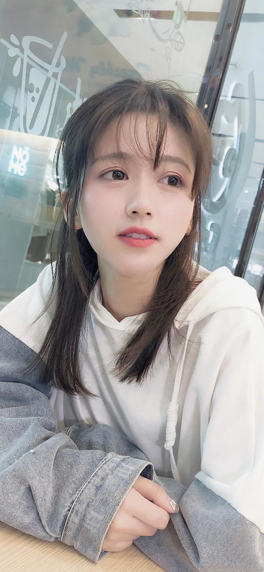 美女聊天背景圖