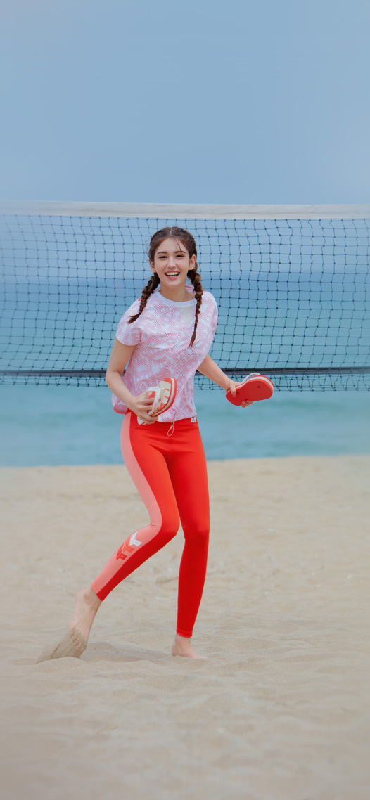 双马尾甜美可爱美女