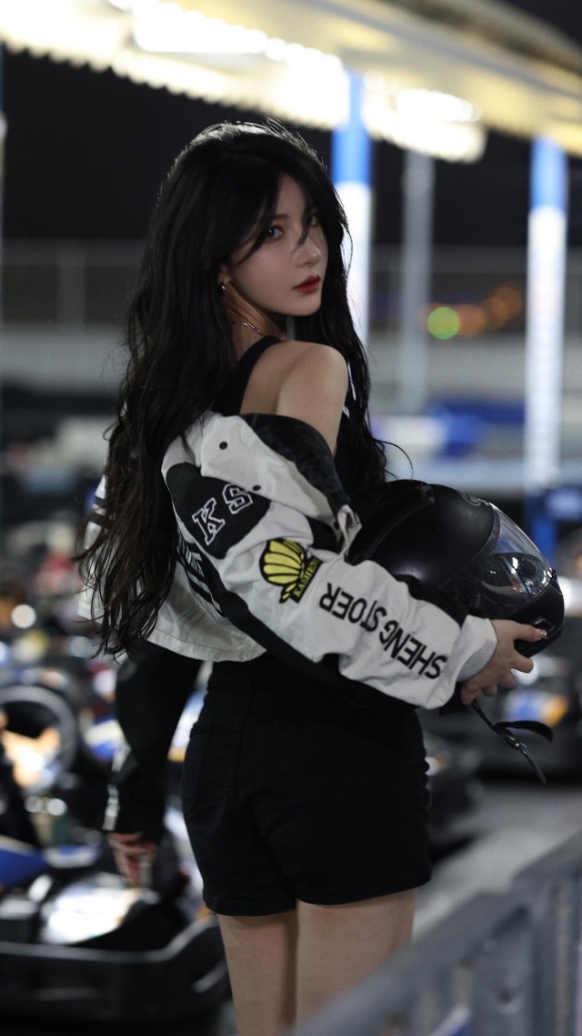 机车美女