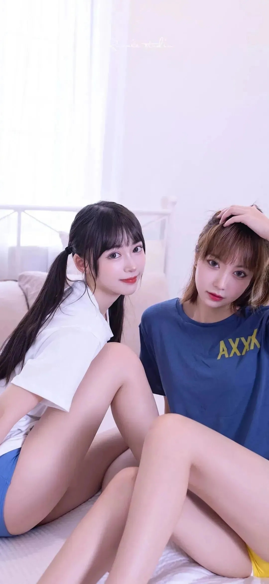 微信壁纸姐妹04