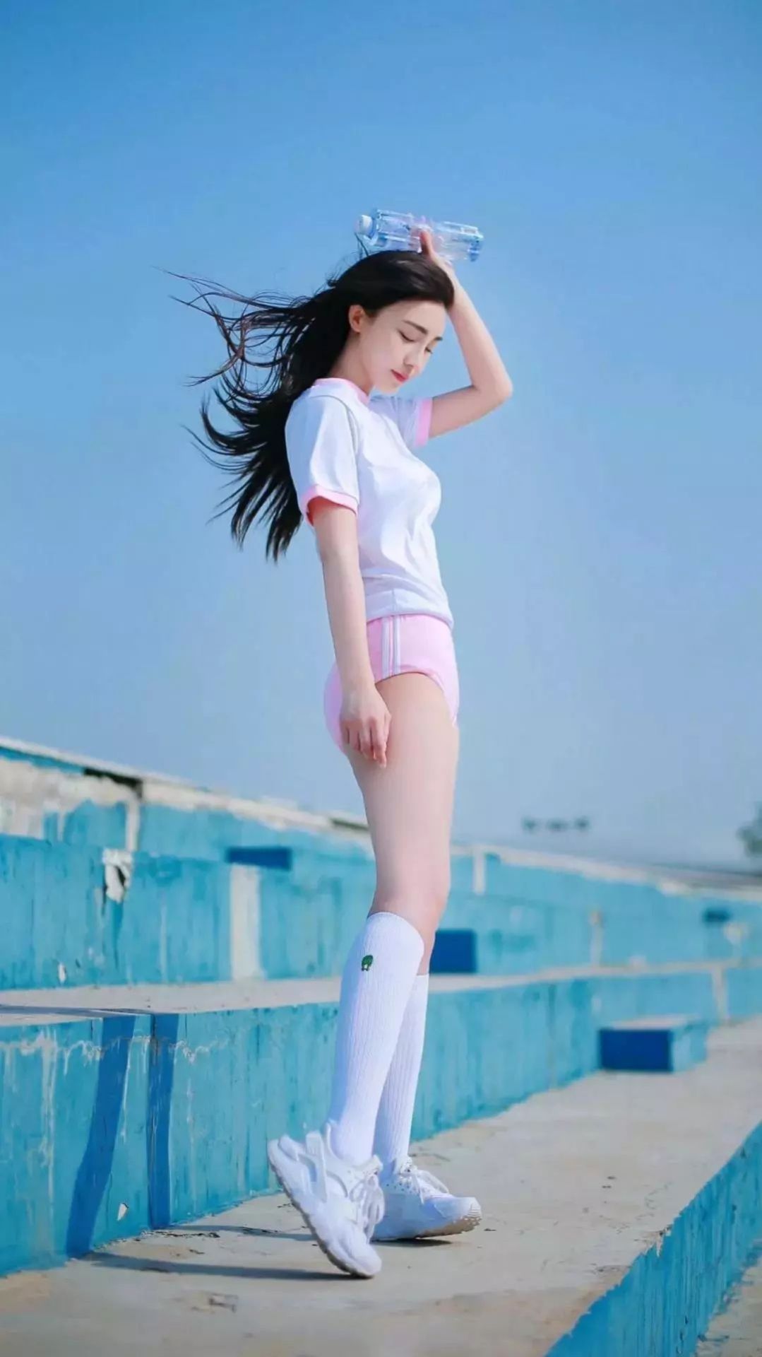 微信聊天背景超清氧氣少女